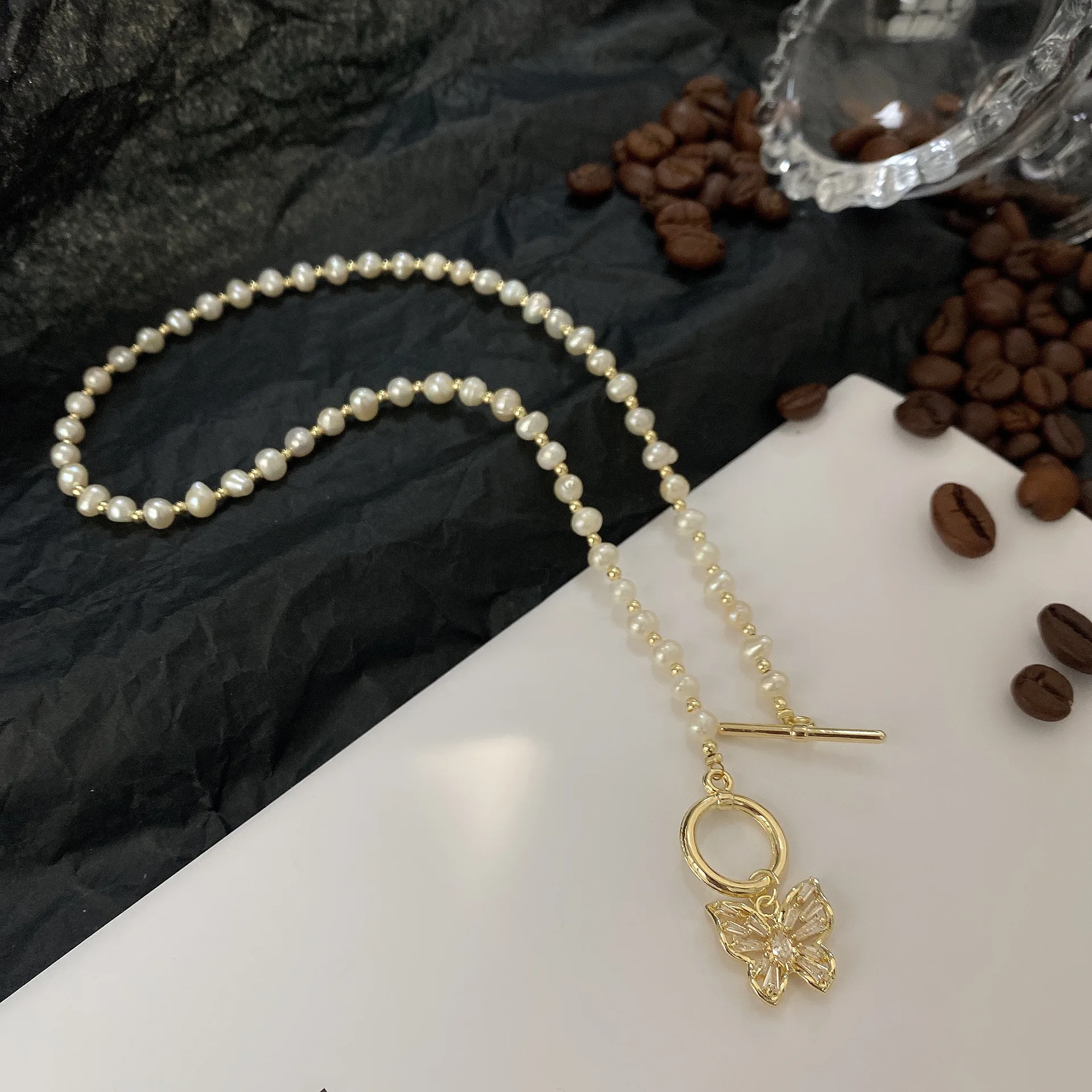 

New Pop Earrings Retro OT Buckle Baroque Pearl Necklace Metallic Butterfly Necklace for Women 2021 Trend Jewelry Wholesales