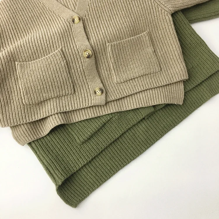 Вязаный кардиган для мальчиков корейский стиль однотонный с карманами весна 2021 -