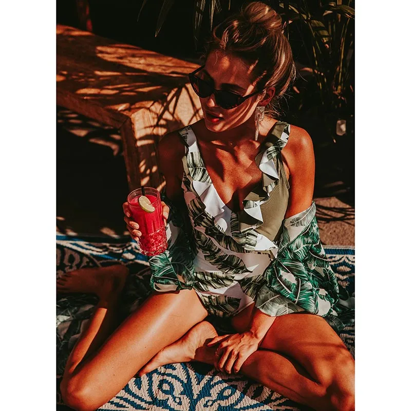 Женский купальник с оборками Цельный открытыми плечами монокини бикини новинка