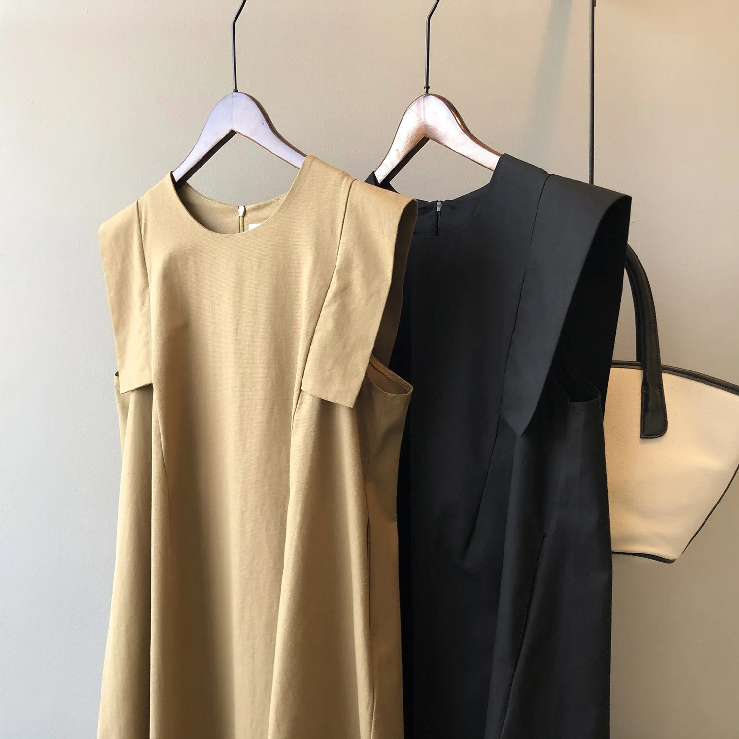 

2021 Women Summer Sleeveless Dress Solid Color Sleeveless Loose Style Women Mini Dress Elegant Women Summer Clothes