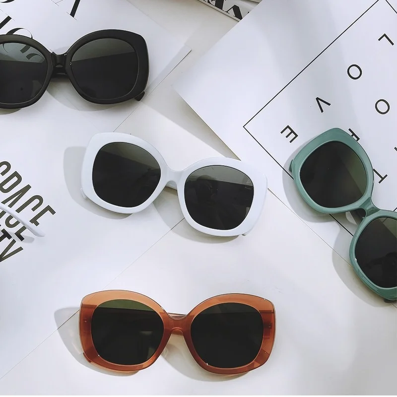 

Round Man Sunglasses Retro Sun Glasses for Women Cmaos Oversize Designer Fashion European New Eyewear Trendy Lady Travel Oculos