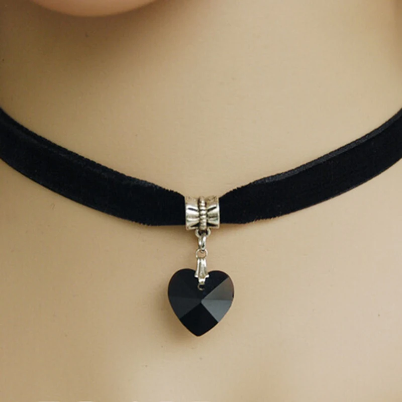 

Unisex Women Men Lover Gothic Velvet Heart Crystal Choker Handmade Necklace Pendant Torques Retro 80 90s New Jewelry Hot 1 PCS