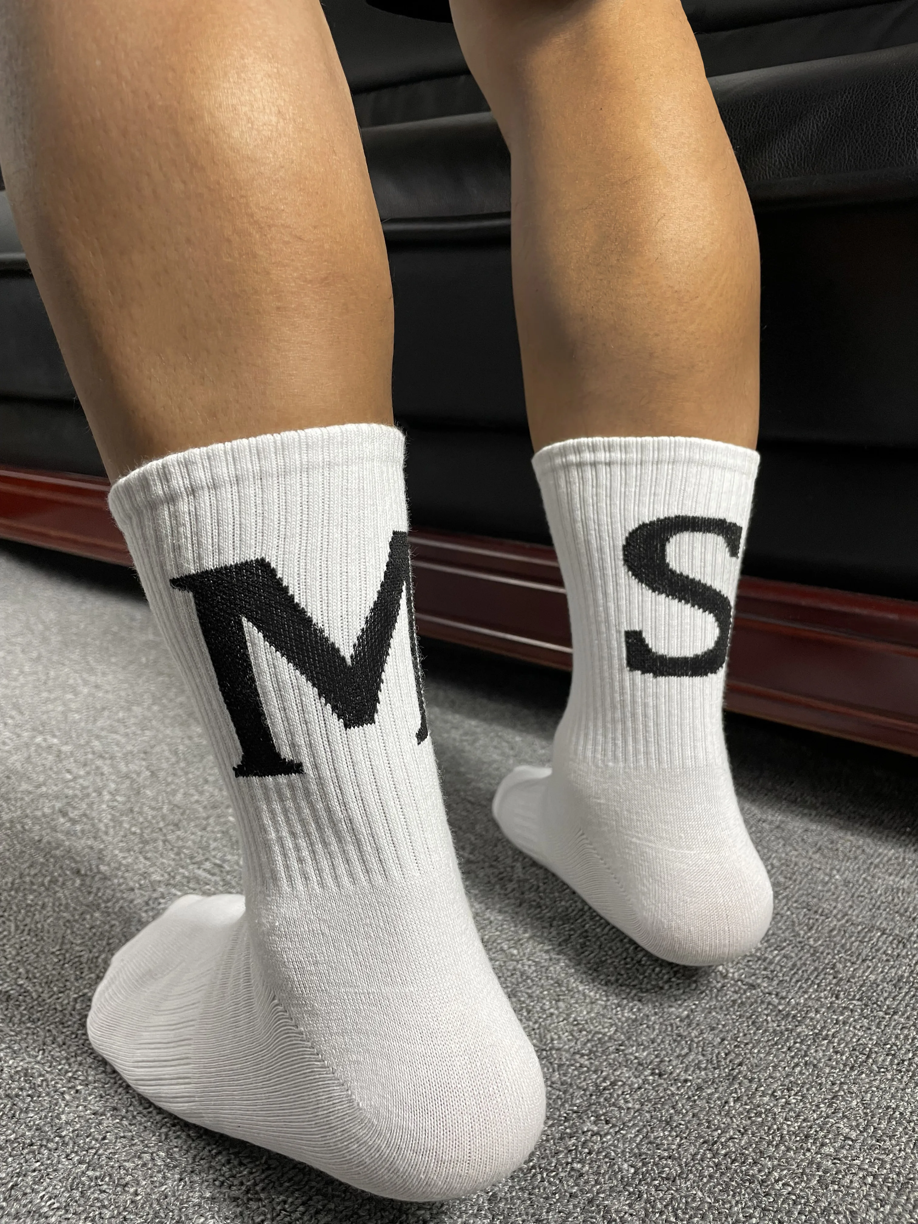 White Black 4pair/lot Striped Hiking Cycling Letter Sock Gay Sexy Men Sports Long Tube Streetwear Striped Socks Comfortable