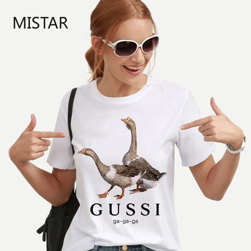 Женская футболка с принтом двух костей белая Повседневная в готическом стиле