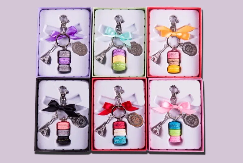 Брелок на сумкуБрелки Эйфелева Башня Macarons Лента Женщины Роскошные Macarons Торт Брелок на Сумке Очарование Сумочка Подвески Автомобиль Брелок Подарочная Коробка