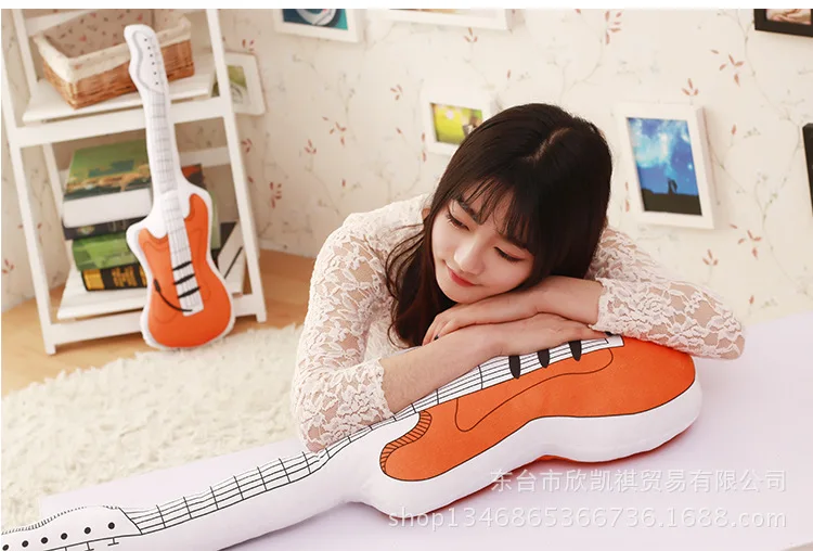 Плюшевая мягкая подушка-имитация гитары 60 см |