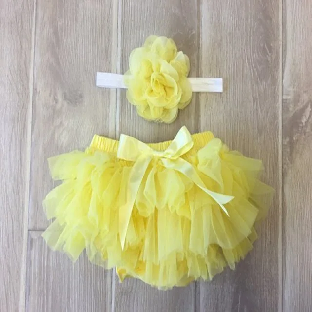 

Baby Yellow Ruffles Chiffon Skirt Shorts Infant Girls Cotton Bloomers with Bow and Flower Headband Kids Soft Diaper Covers 24Pcs