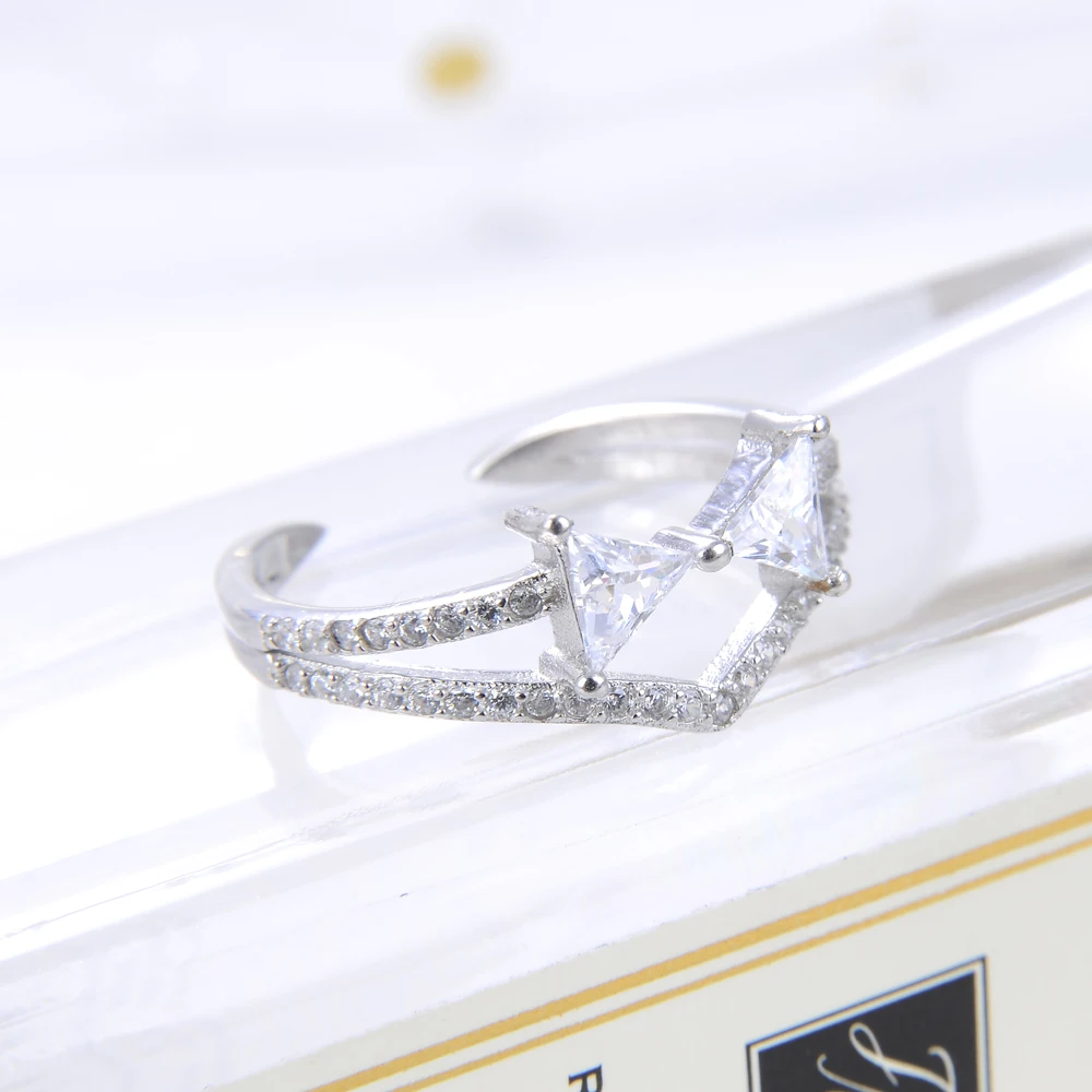 Женское кольцо бант из серебра 2020 пробы с блестящим Цирконом|Кольца| |