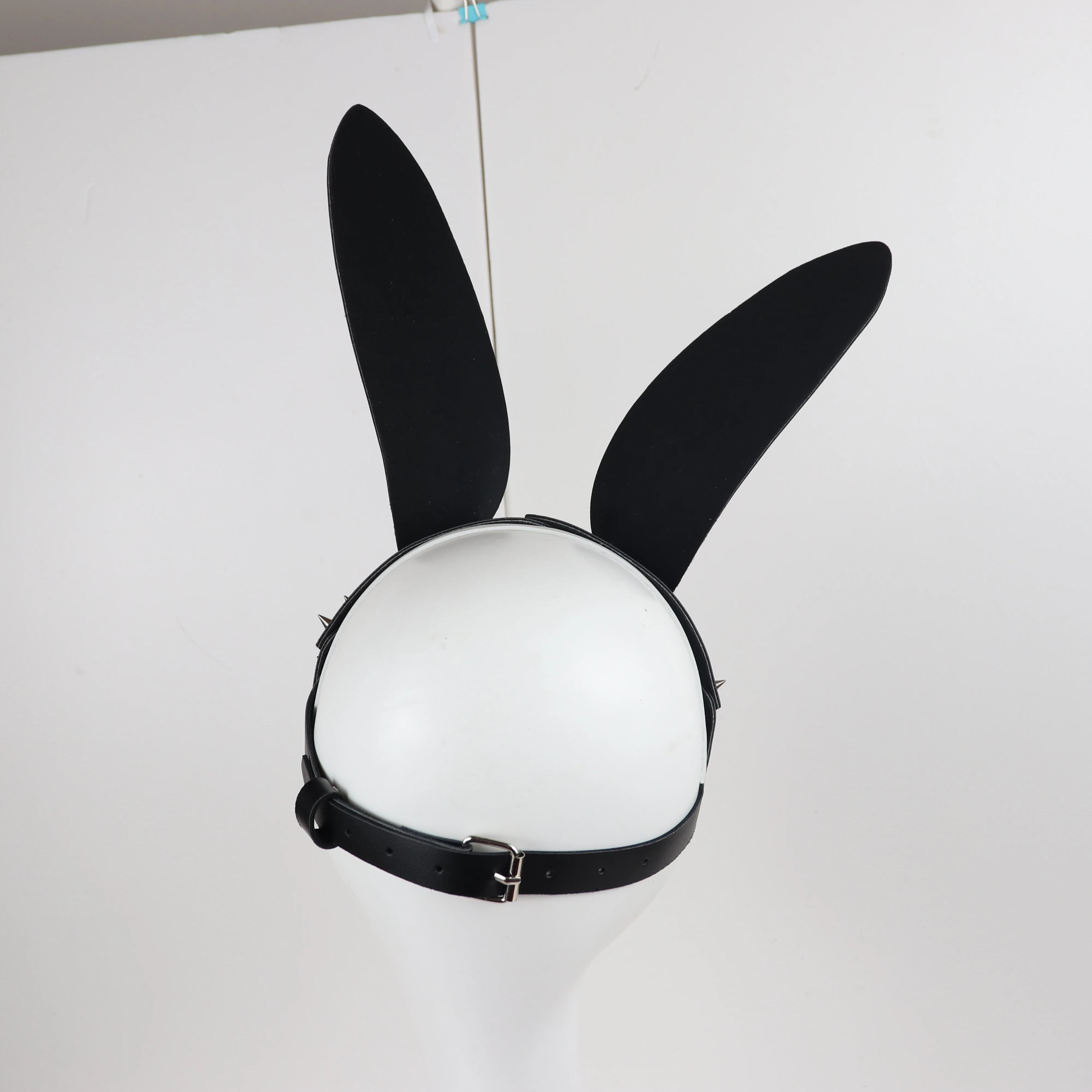 UYEE серии пикантной кожаной обуви с кошка маска острым носком украшенные