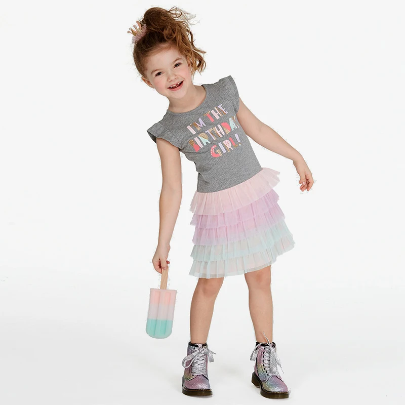 Детское платье с ярким графическим принтом и оборками в несколько рядов | Детская