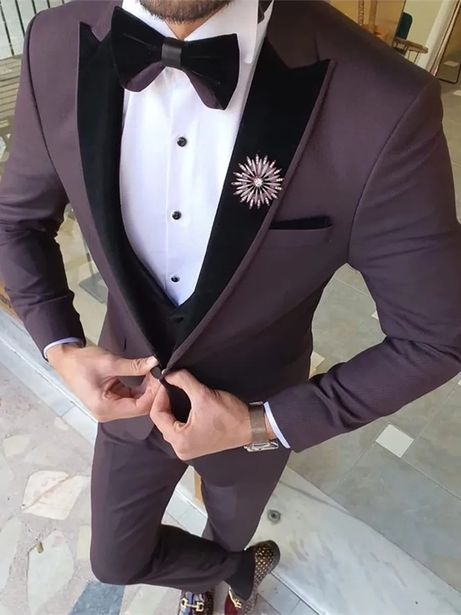 

New Arrival One Button Groomsmen Peak Lapel Groom Tuxedos Men Suits Wedding/Prom Best Blazer ( Jacket+Pants+Vest+Tie) C133