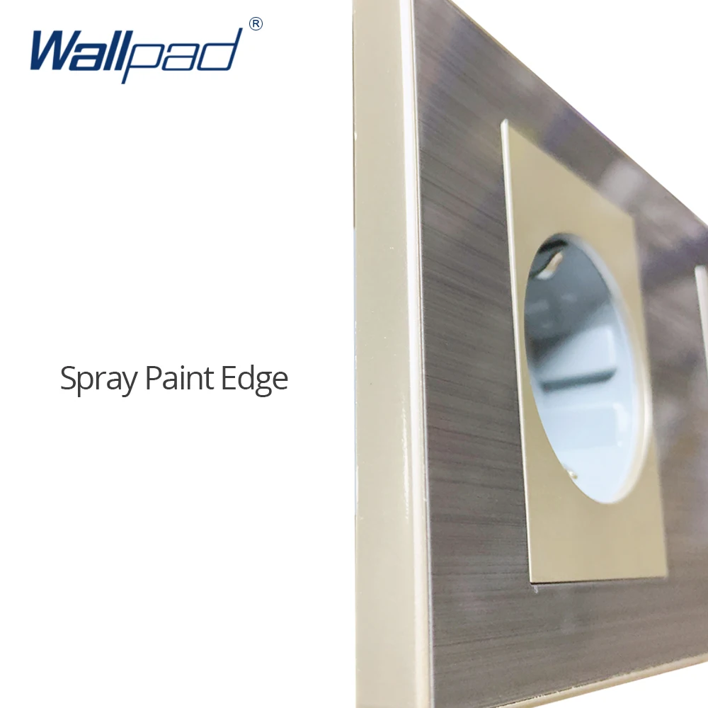 Настенный двухпозиционный выключатель с 3 розетками европейского стандарта Schuko