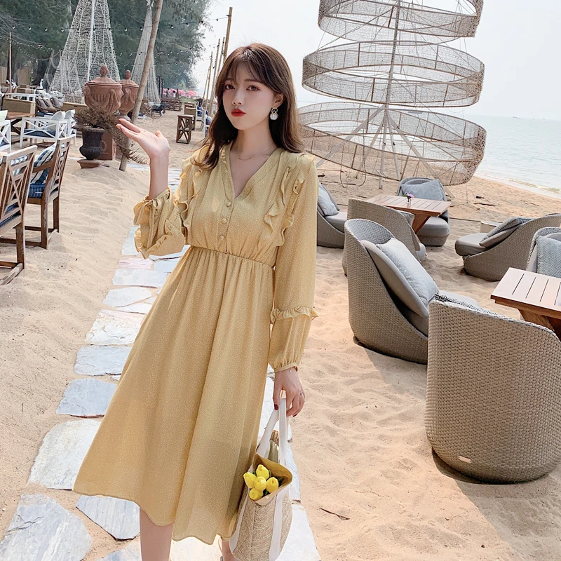 

Spot scene shooting 2021 han edition dress new winter falbala chiffon v-neck wave point long-sleeved dress