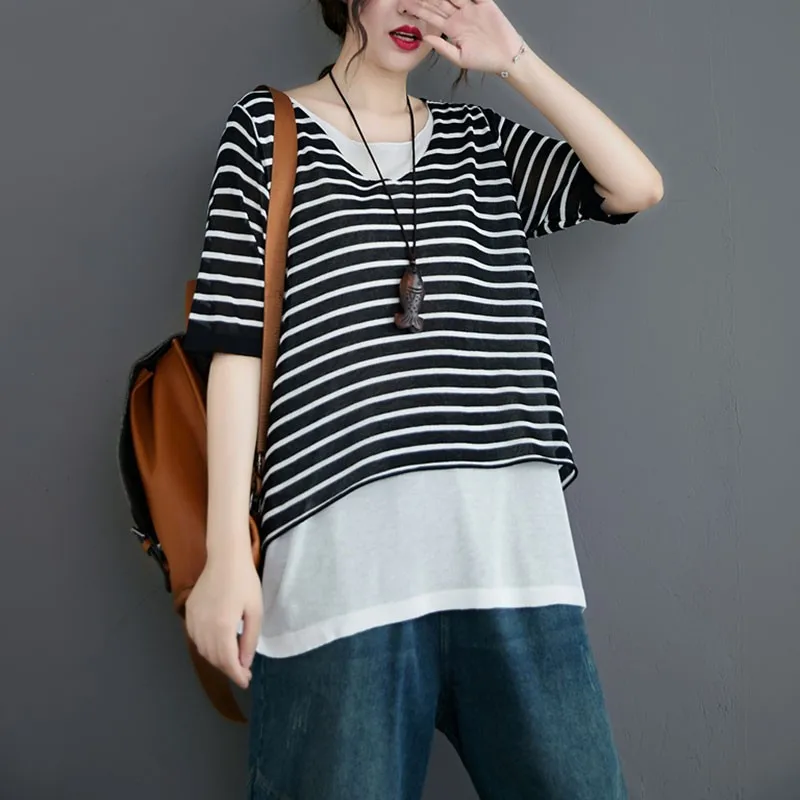 

Women Summer Casual T-shirts New 2021 Summer Simple Style V-neck Patchwork Striped Loose Female Fake 2 Pieces Tops Tees S3502