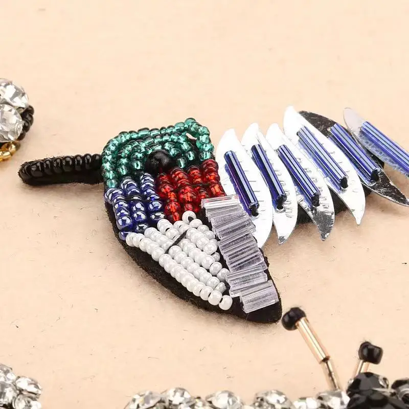 

Sewing beads, cloth stickers, animals, bees, insects, clothing, shoes, hats, bags, accessories, DIY rhinestone badges
