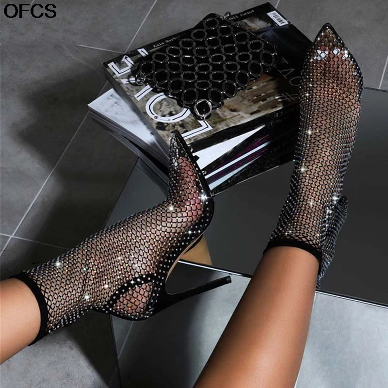 Модные ПВХ Прозрачные сандалии Женская пикантная обувь с украшением в виде