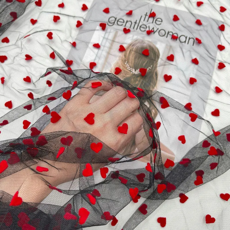 Высококачественная Мягкая сетчатая ткань в горошек с красным сердцем гипюровая