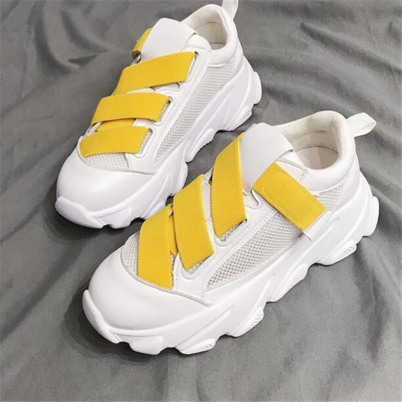 Женские кроссовки на танкетке желтые коллекция 2019 года повседневная спортивная