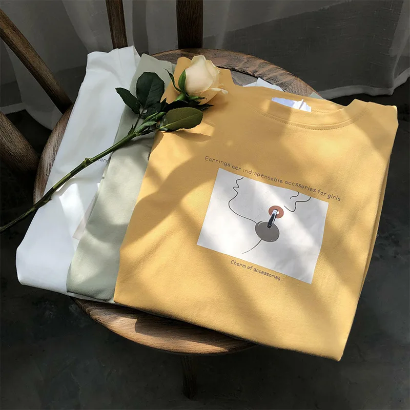 Женская хлопковая футболка с коротким рукавом круглым вырезом и эстетическим