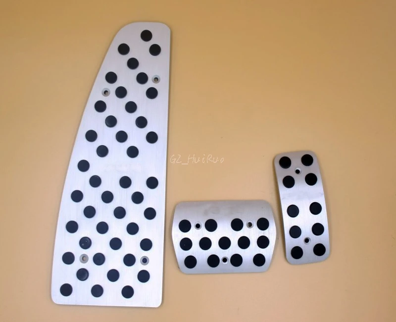 

High quality AT Aluminium Alloy Accelerator Gas Brake Footrest Pedal Pads, Pedal Cover for Ford KUGA 2013-2016 Car Accessories