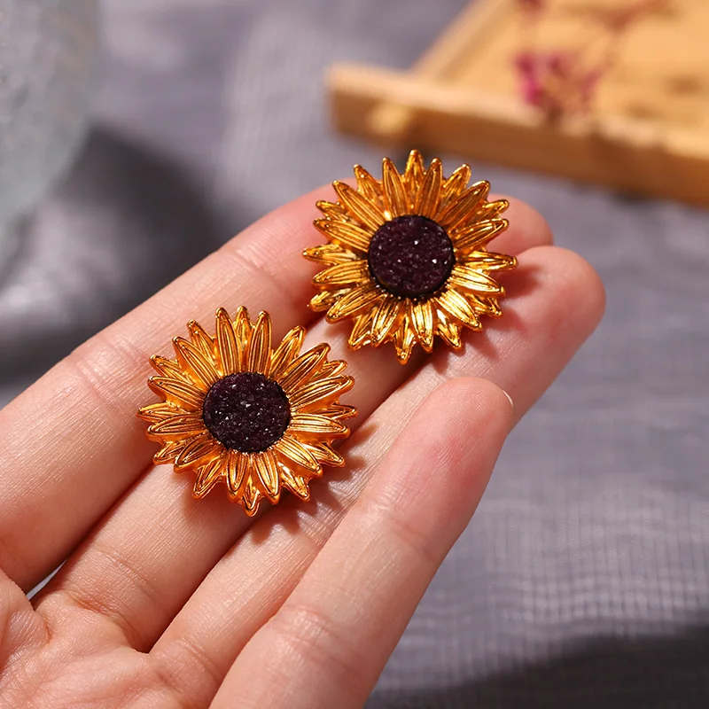 

Exquisite Sunflower Bee Brooches For Women Daisy Flower Collar Insect Brooch Pin Clothes Jewelry Accessories