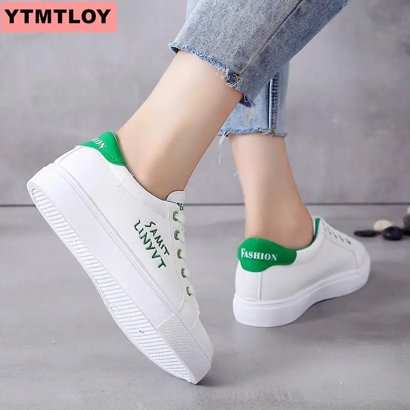 Женские кроссовки из искусственной кожи на платформе Белые Повседневные туфли с