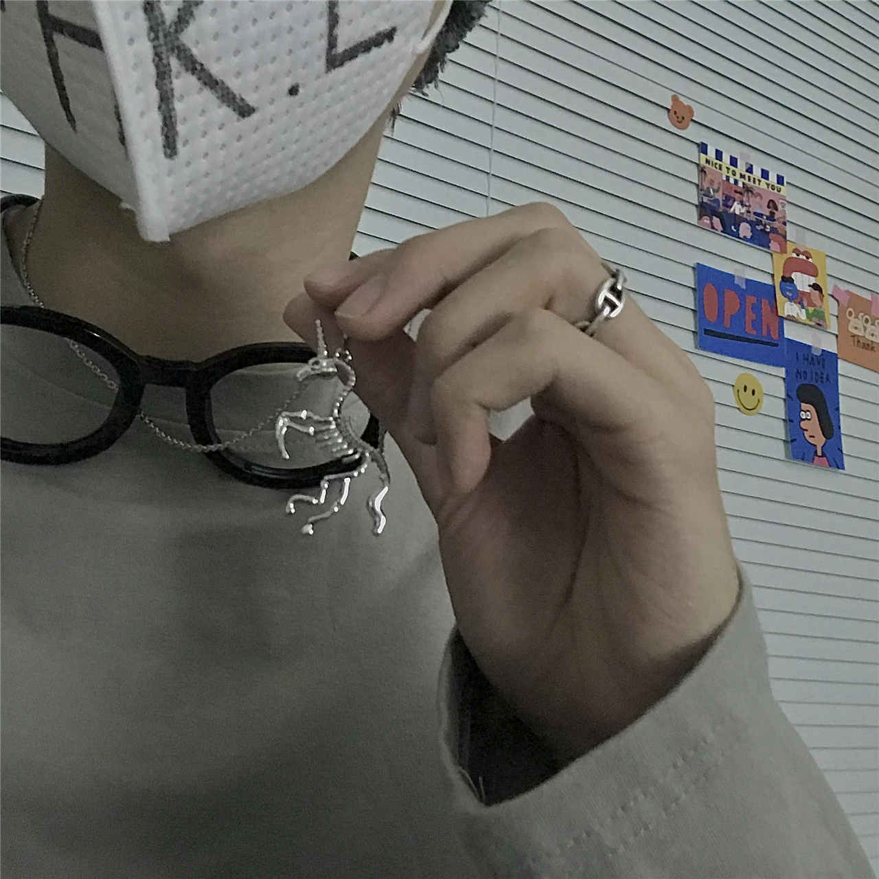 

Ожерелье Lin Shuosujia Ins со скелетом в виде темного единорога, подходящее ко всему крутое диско в стиле хип-хоп для мужчин и женщин, модные аксессу...