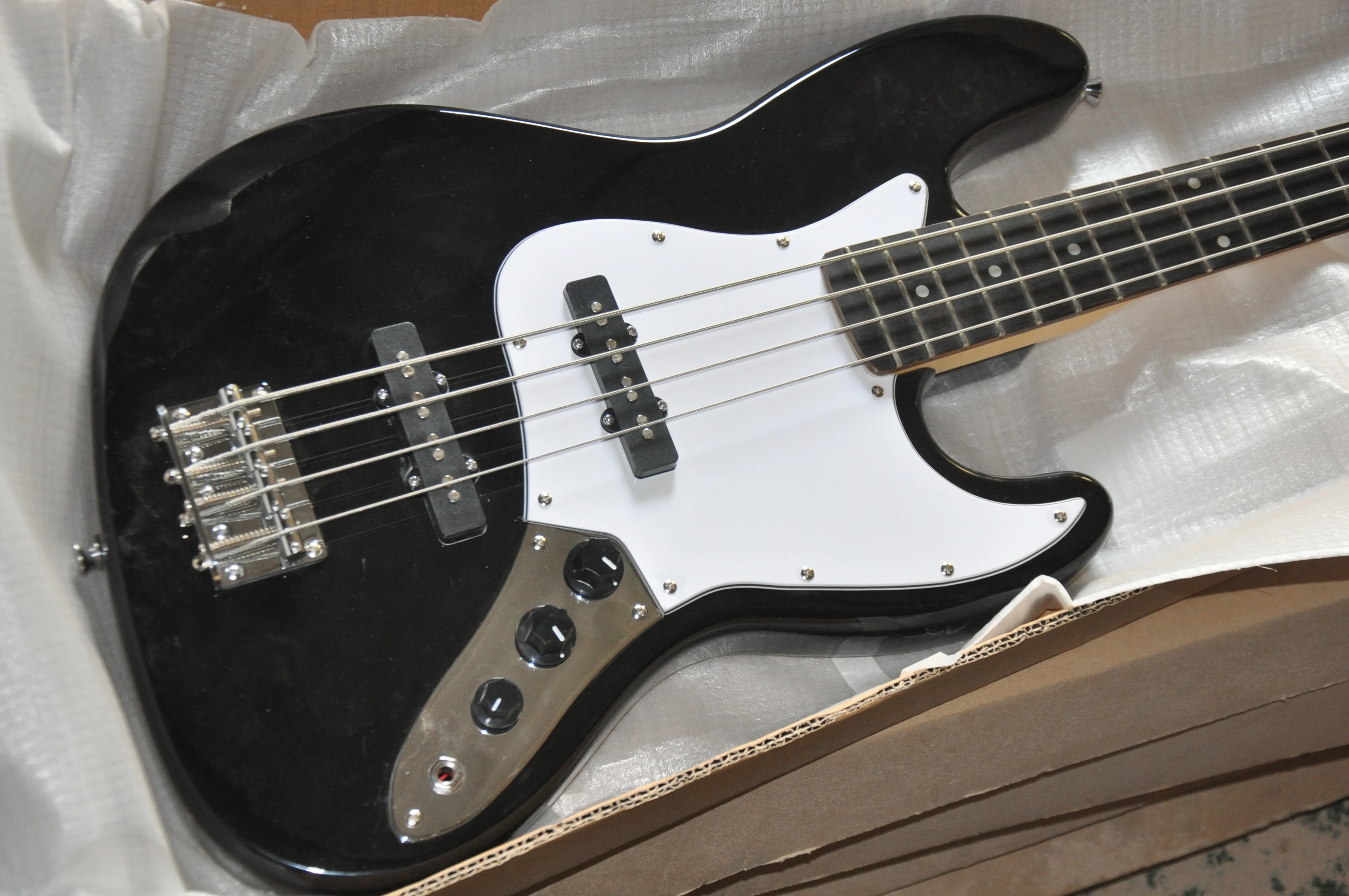 Электрическая гитара бас джаз 4 струны черный цвет SQ электрическая палисандр