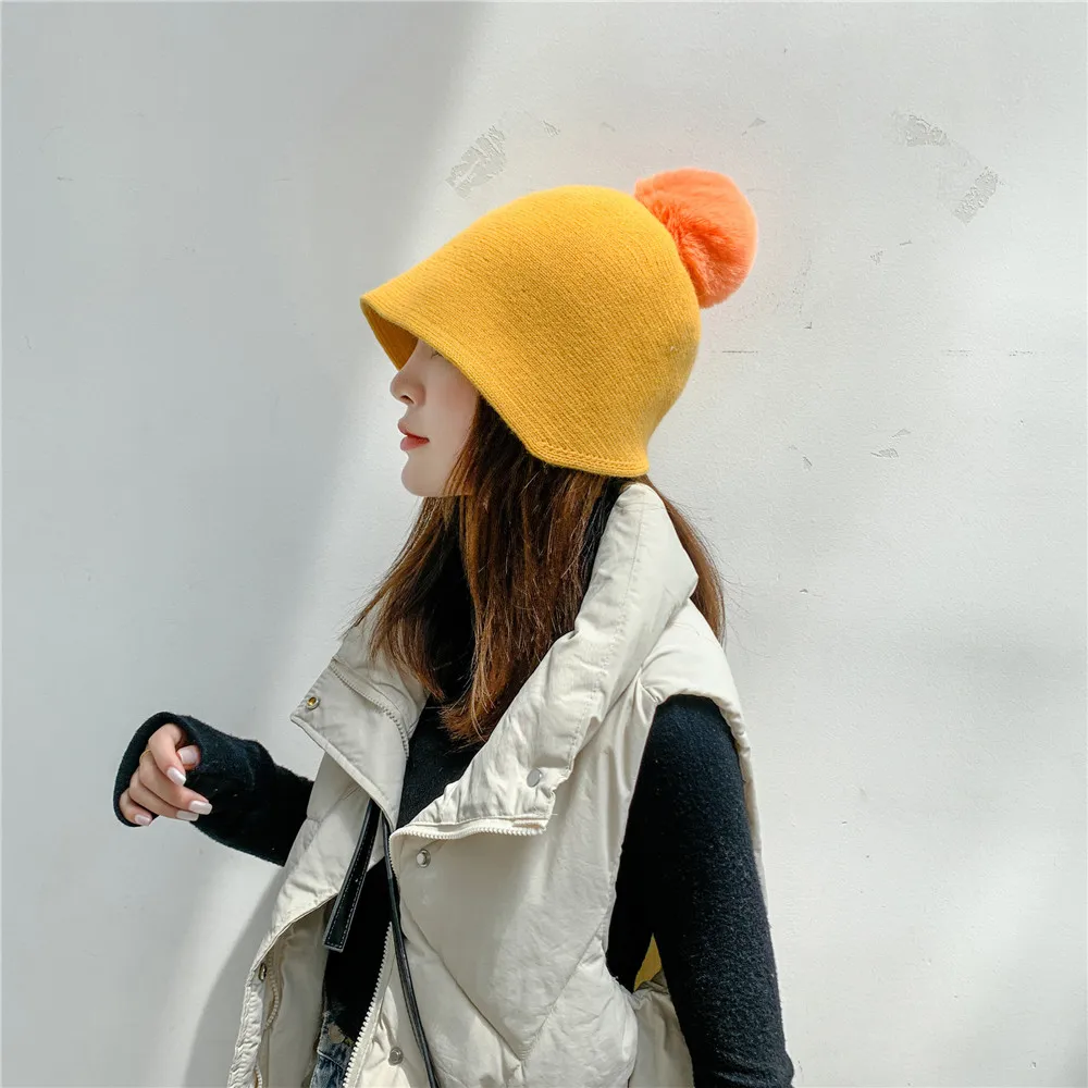 2021 Female Autumn and Winter Korean Warm Fisherman Hat Multicolor Wild Fashion Dome Bucket Hat Ear Protection Hair Ball Hat