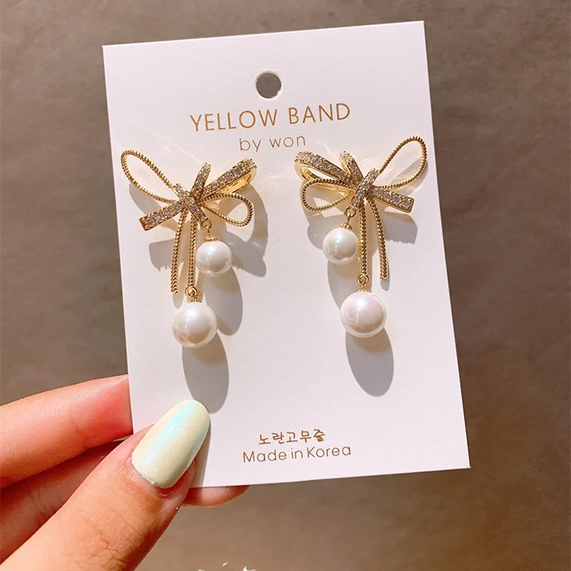 

Exquisite Simulated Pearl Stud Earrings Fashion Long Statement Earrings for Womenn Party Wedding Female Jewelry Gift