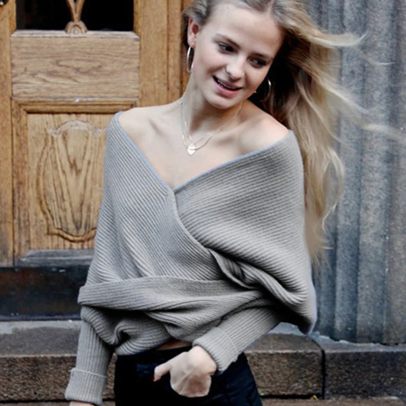 Женский вязаный свитер с V-образным вырезом и длинным рукавом |
