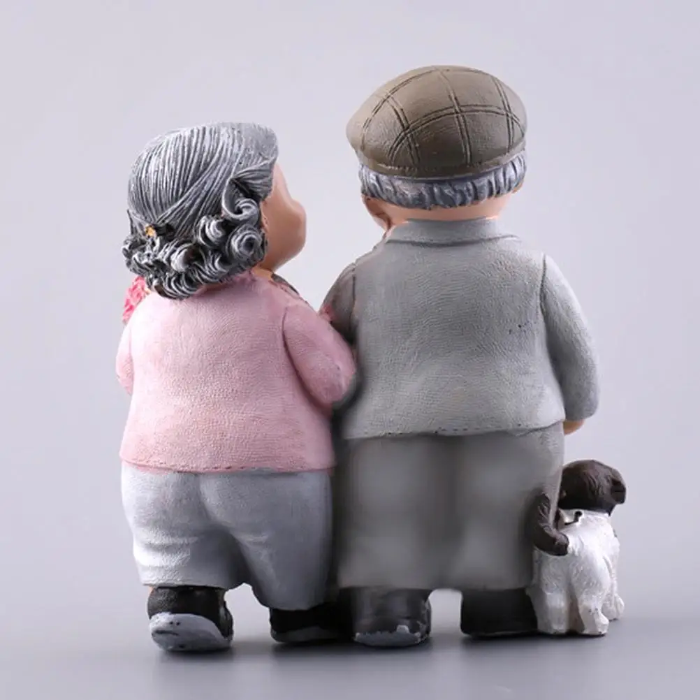 

Elderly Couple Resin Statue Romantic Elderly Craft Adornment Home Decor Happy Couple Figurine for DIY Decoration