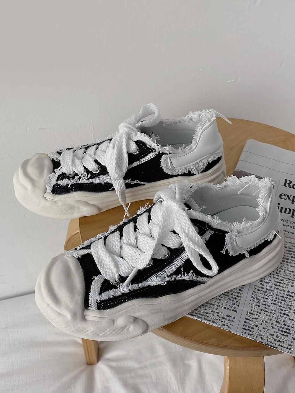 

Retro New Fashion Platform Low-Cut Lace-Up Ladies Canvas Shoes Spring And Autumn Students Hot-Selling Large-Size Single Shoes.