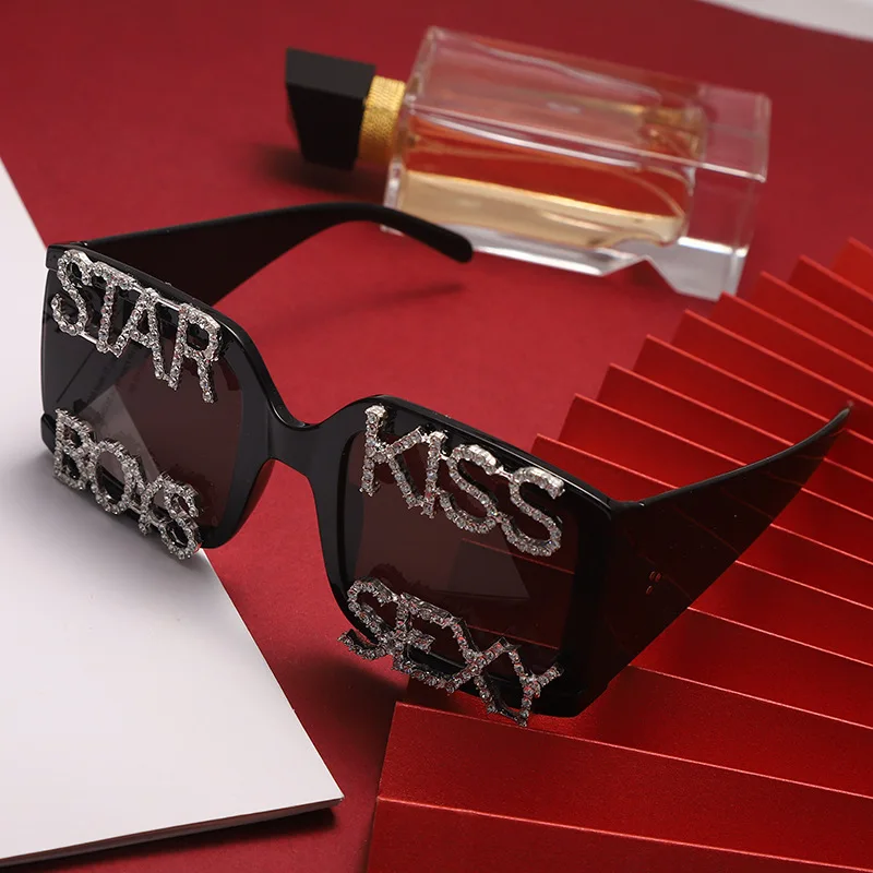 

Popular Fashion Luxury Sunglasses for Party Star Boys Kiss Sexy Design Glasses Square Stylish Shades