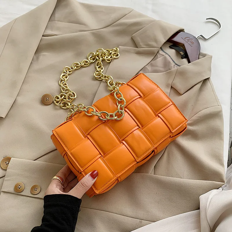 

Женская плетеная Сумка, маленькая квадратная клетчатая сумка через плечо, женские сумки-тоуты с золотой цепочкой, плетеная кожаная сумка че...
