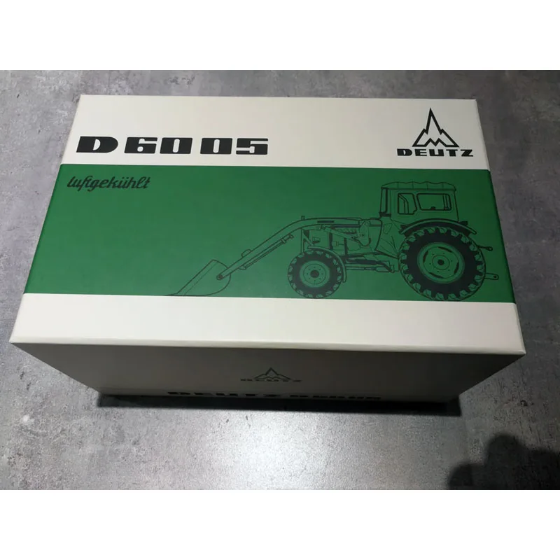 UH6200 1:32 Deutz D6005 фронтальным погрузчиком и игрушка-домик |