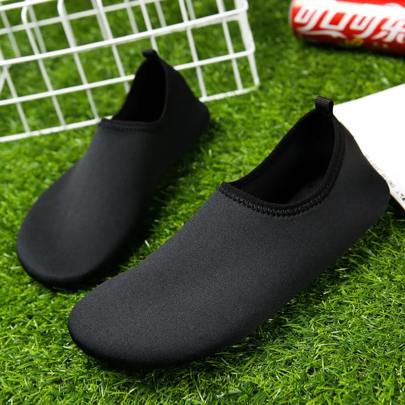 

Womens and Mens Water Shoes Summer Quick-Dry Diving Socks Slip-On for Outdoor Solid Color Beach Slippers Swim Yoga Aqua Shoes