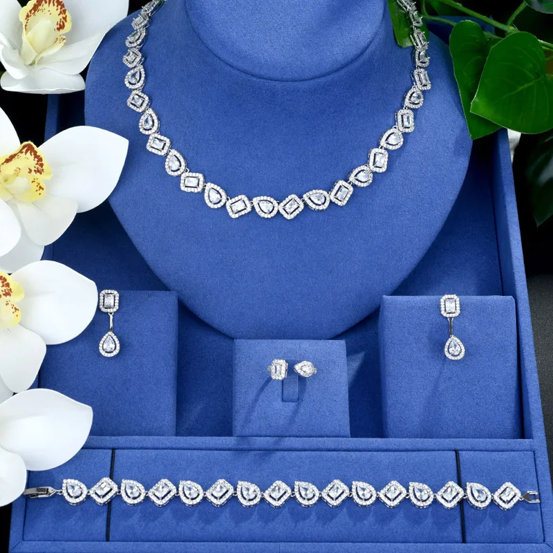 Комплект из колье и серёг с квадратным фианитом | Украшения аксессуары
