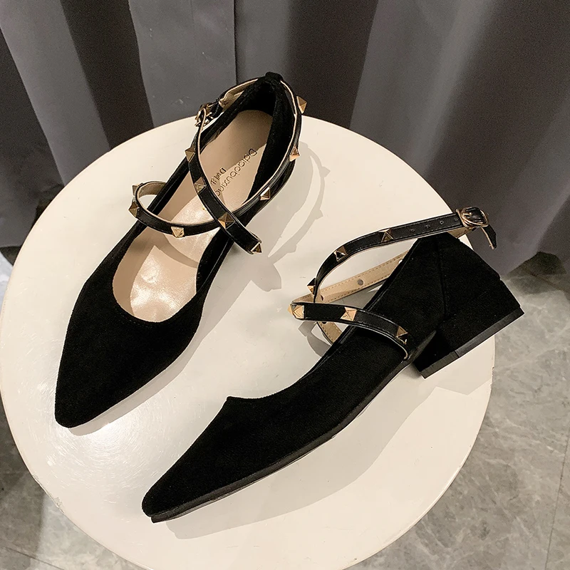 Летние модные босоножки Женская обувь с заклепками на высоком каблуке Роскошные