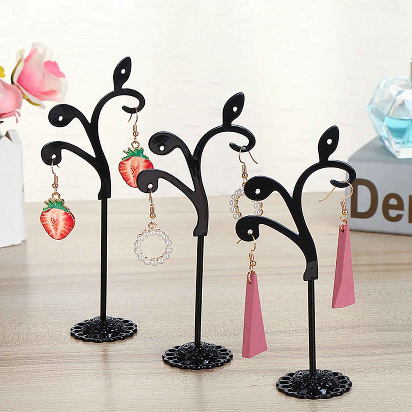 Новое поступление полка для хранения ювелирных изделий в форме стакана вина