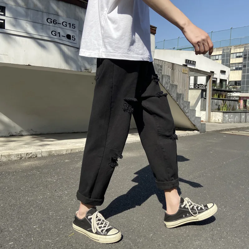 Рисунок 4 - Черные рваные джинсы ICCLEK