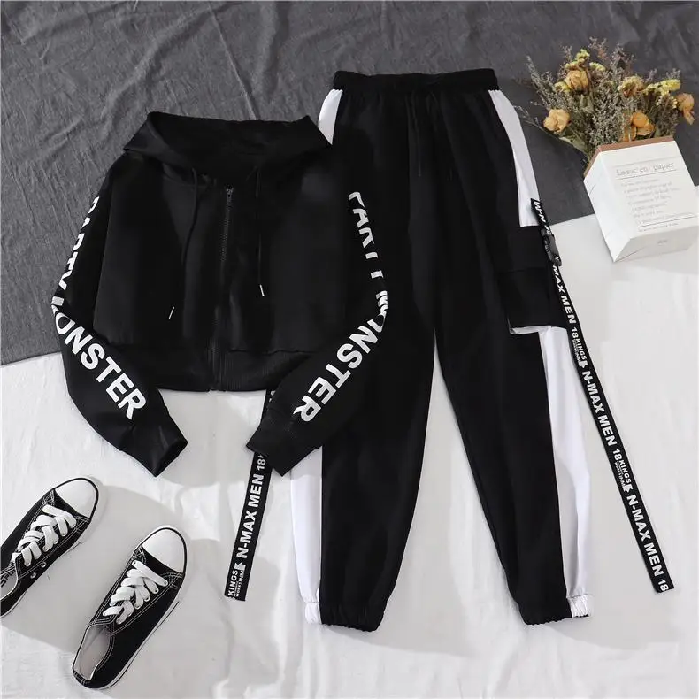

2021 Spring Letter Printed Ribbon Black Cargo Pants Women Streetwear Loose Hooded 2 Piece Set White Pullover With Black Joggers