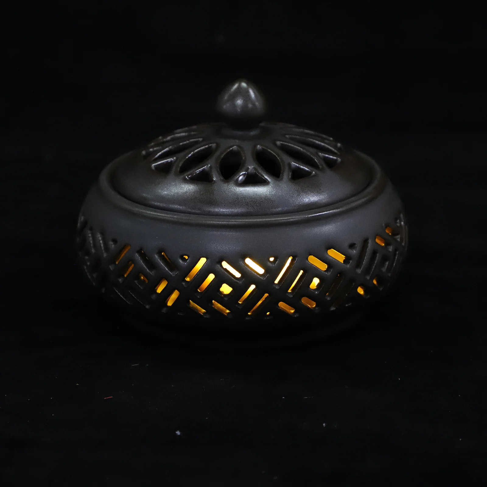 

1pc Decorative Ceramics Craft Incense Holder Night Lamp Incense Container