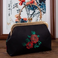 2021 fashion dropshipping flower party frame floral plum winter velvet embroidery red golden wrist bag totes tassel handbag