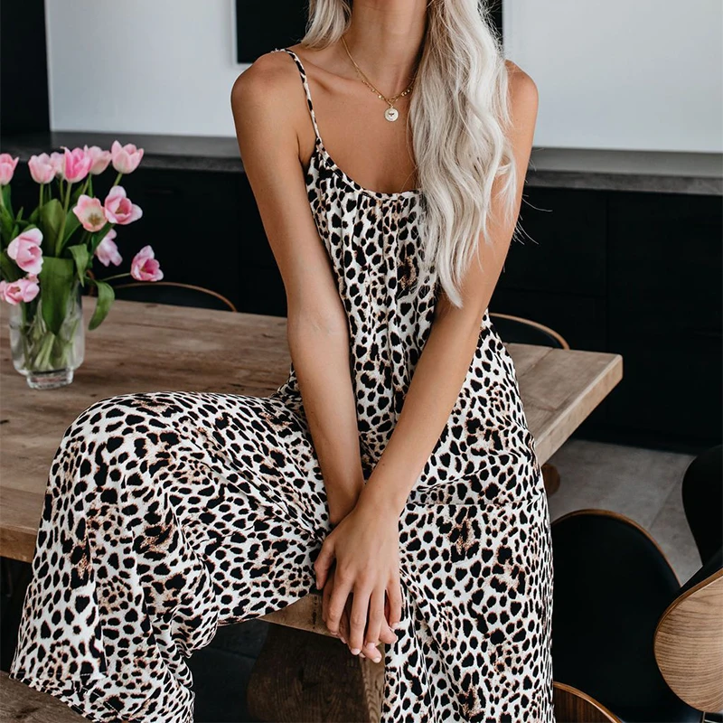 

Sexy spotted print Jumpsuit Wide Leg Loose Jumpsuit Women Jumpsuits Rompers Summer Casual V-neck Overalls 2020 Fashion