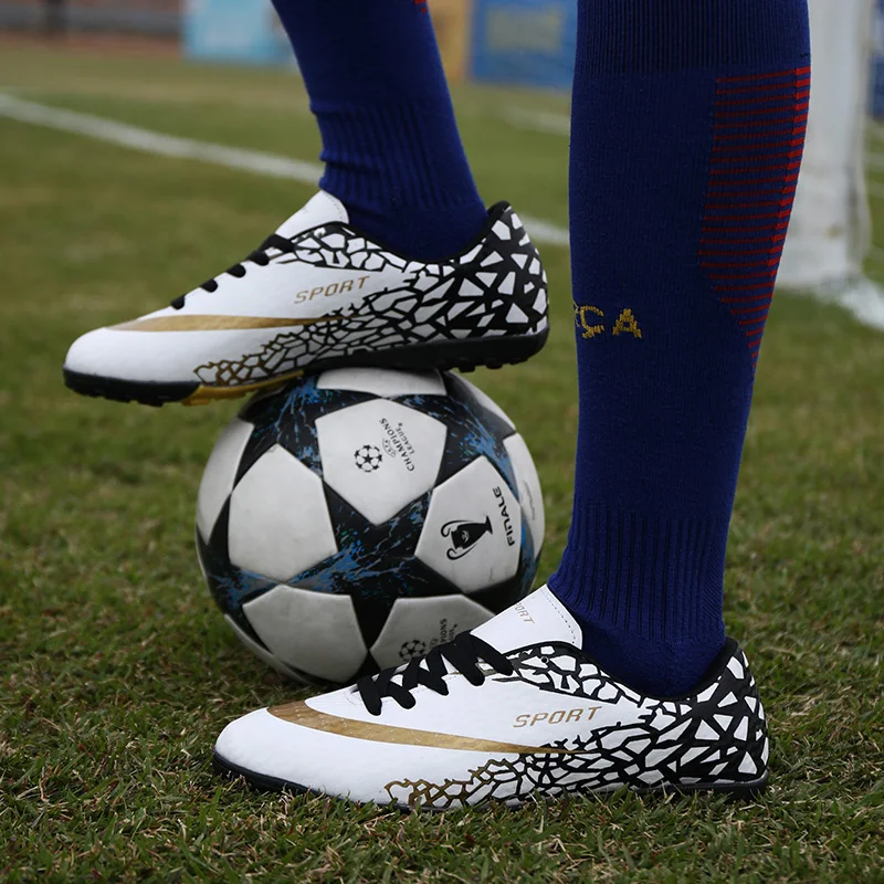 Футбольная обувь для мужчин футбольная с шипами TF Детская Нескользящая