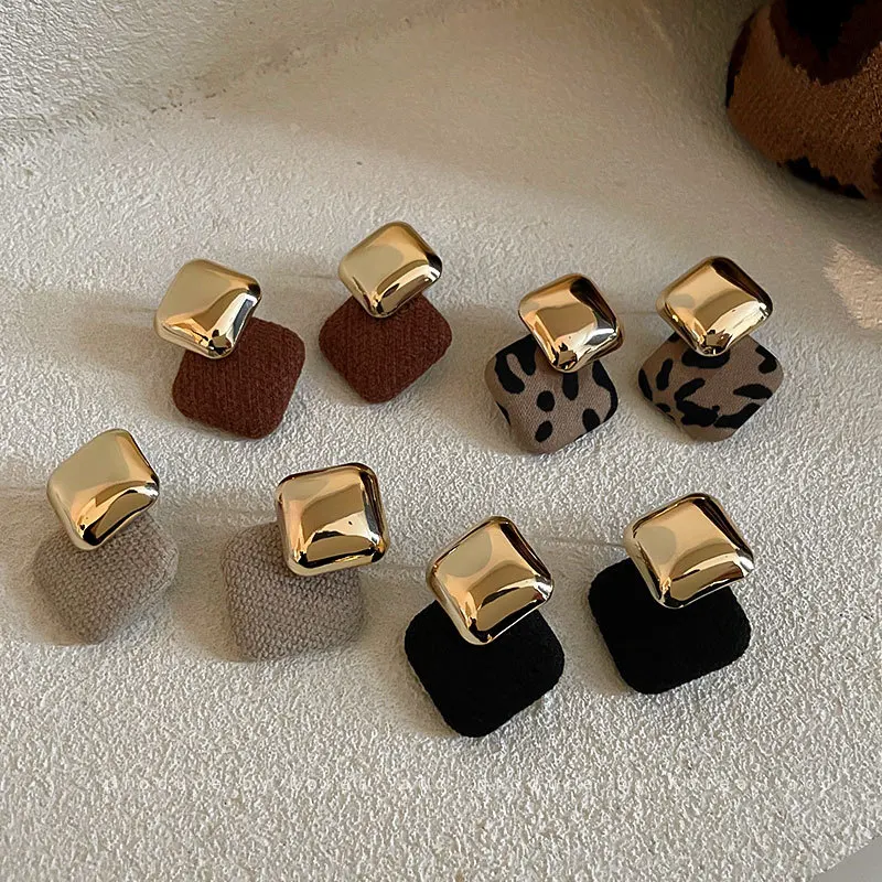 

2021 Wholesale Geometric Square Striped Female Niche Design Earrings Korean Retro Personality Leopard Women Earrings