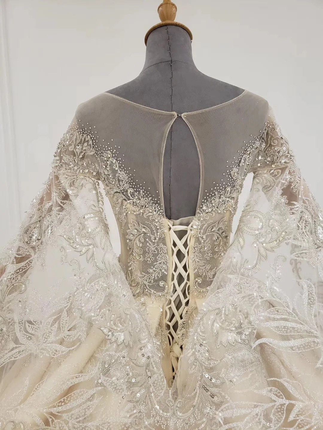 

2020 Suknie Slubne China Wedding Dress High End Quality Heavy Off The Shoulder Sequin Pattern Lace Up Ball Gown Wedding Dresses