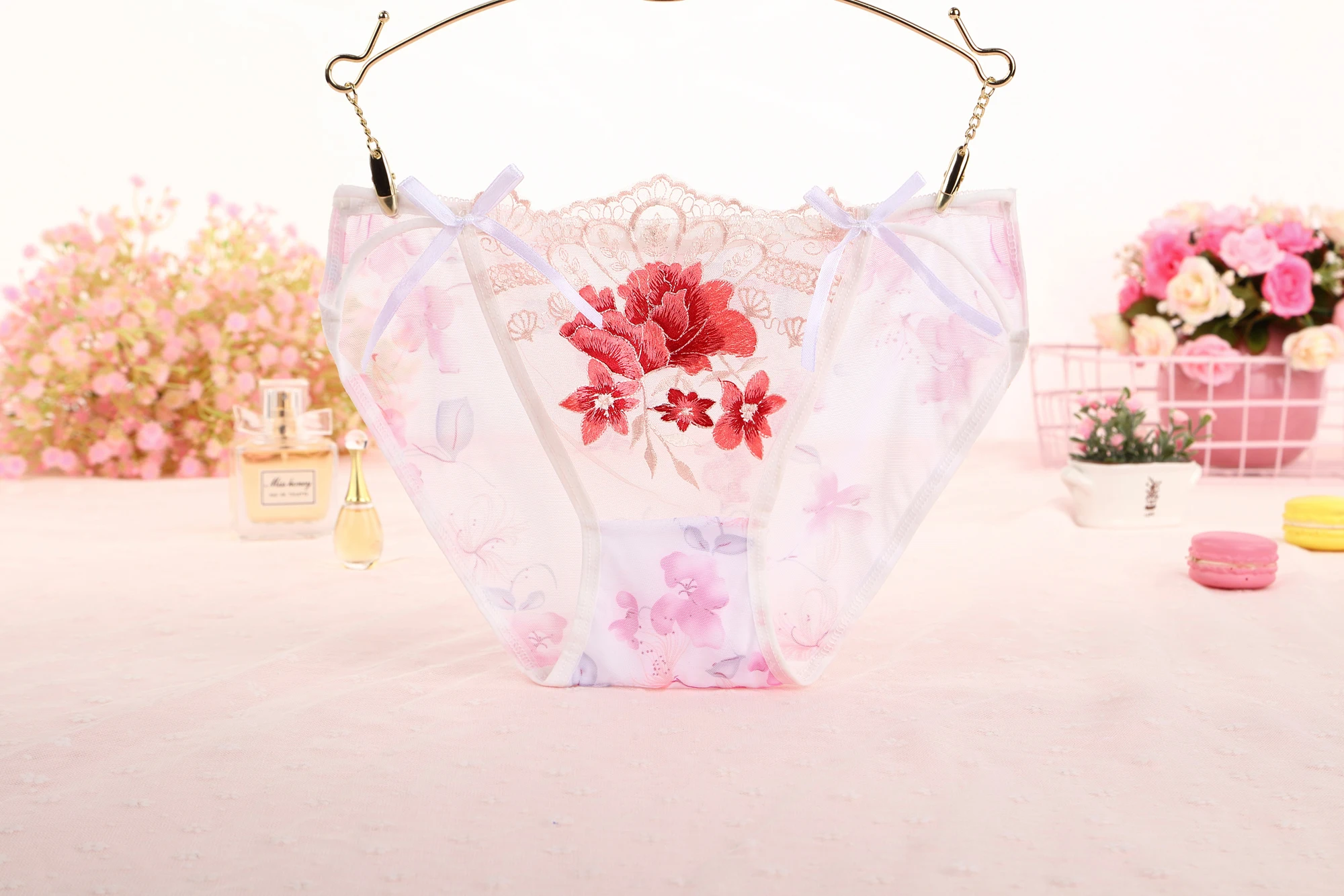 

Sexy Lace Panties For Women Underwear Fashion Panty Lingerie Breathable Hollow Out Briefs Low-Rise Panties Female Underwear