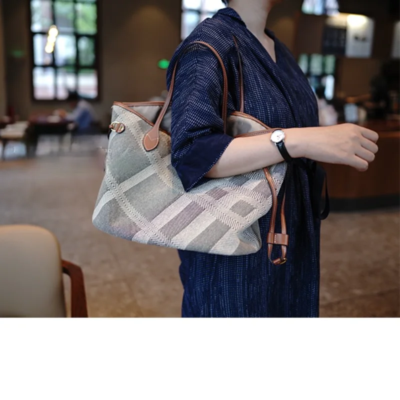 

New Fashion Canvas Totes Bag 2021 Luxury Design Large Capacity Handbag for Women Plaid Pattern Shoulder Bag Simple Shopping Bag